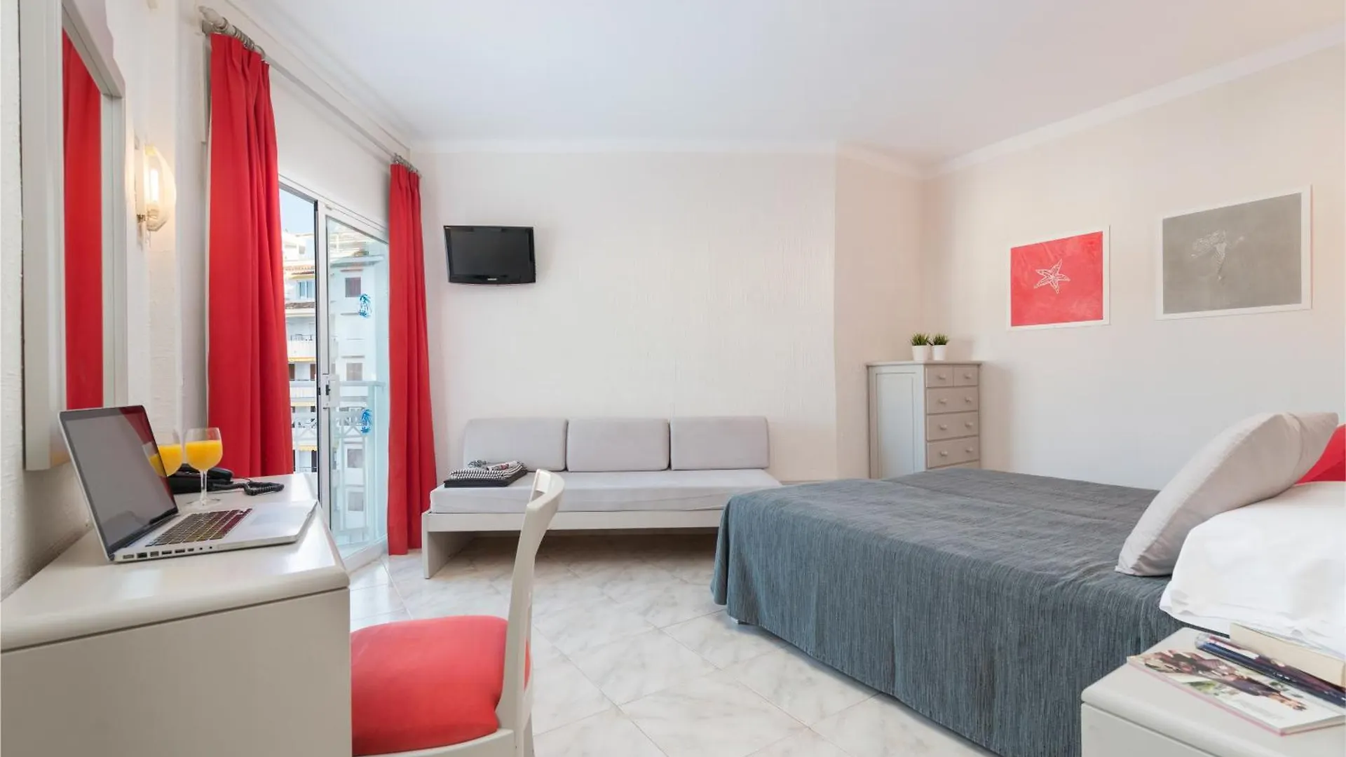 Hotel Playas Del Rey Santa Ponsa 3*,